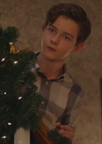Levi Miller photo