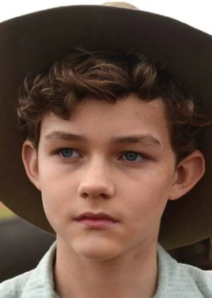 Levi Miller photo