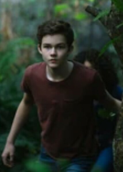 Levi Miller photo