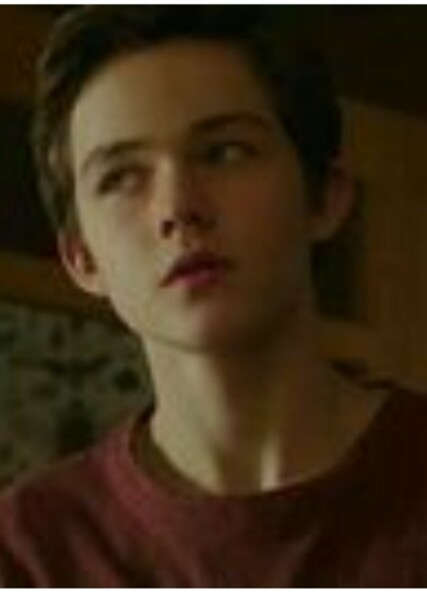 Levi Miller photo