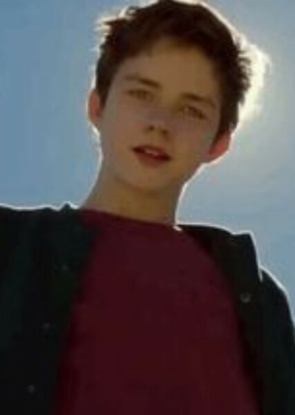 Levi Miller photo