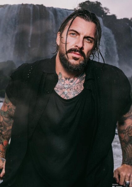 Levi Stocke photo