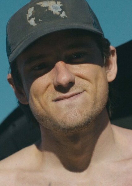 Lewis Pullman photo