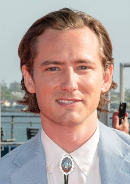Lewis Pullman