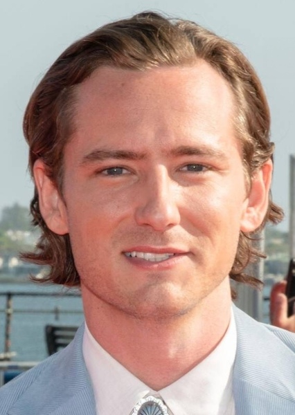 Lewis Pullman photo