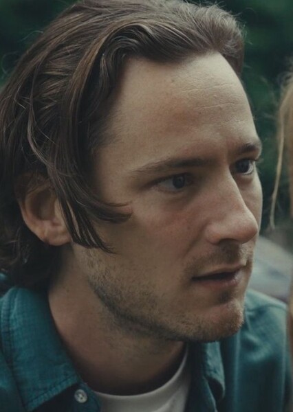 Lewis Pullman photo