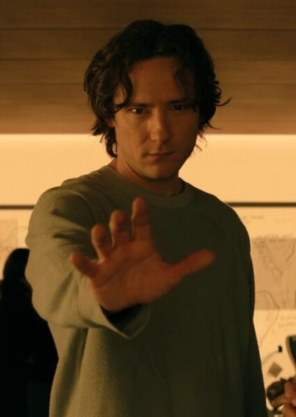 Lewis Pullman photo