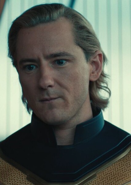 Lewis Pullman photo