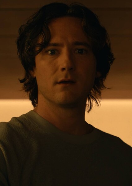Lewis Pullman photo