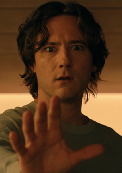 Lewis Pullman photo