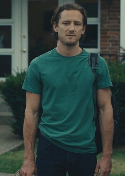 Lewis Pullman photo