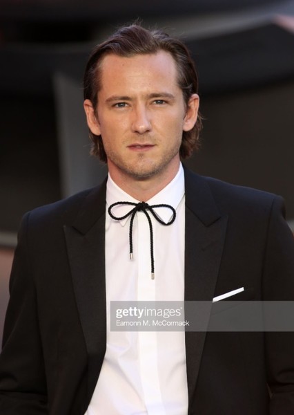 Lewis Pullman photo