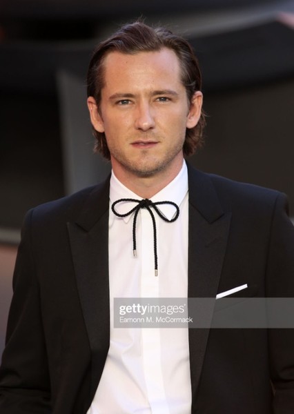Lewis Pullman photo
