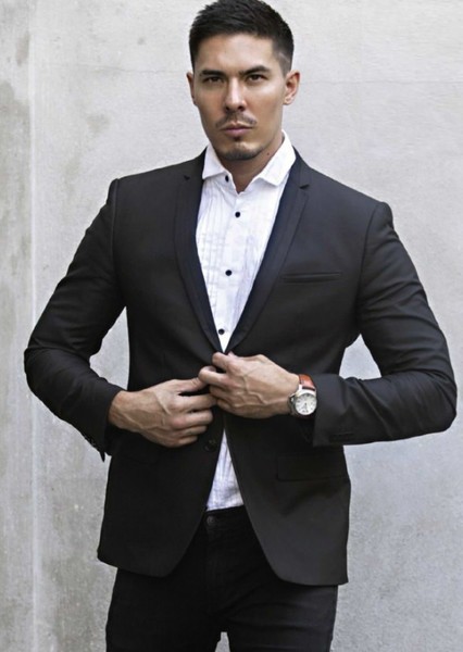 Lewis Tan photo