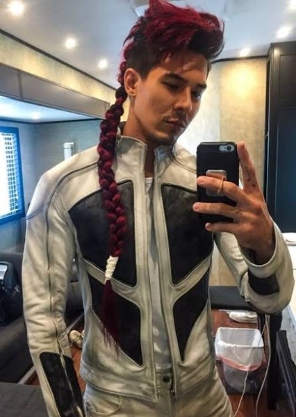 Lewis Tan photo