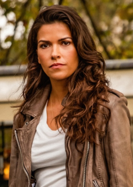 Lexi Vaziri (Blood & Treasure) photo