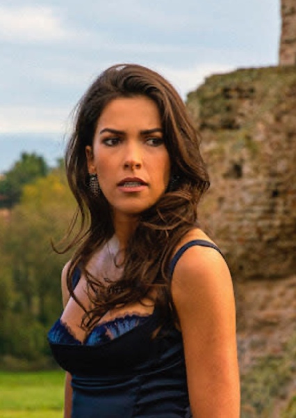 Lexi Vaziri (Blood & Treasure) photo