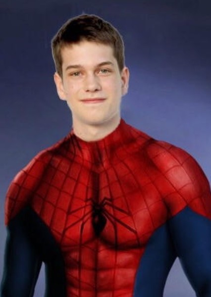 Liam James photo