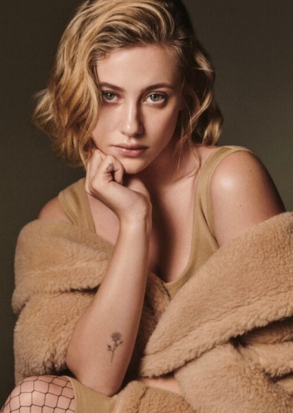 Lili Reinhart