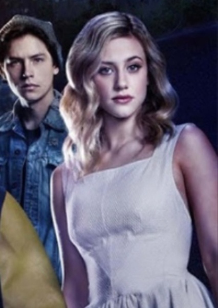 Lili Reinhart photo
