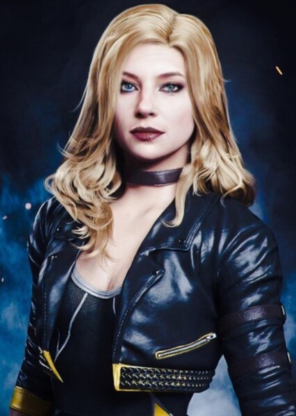 Lili Reinhart photo