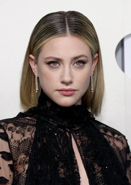 Lili Reinhart photo
