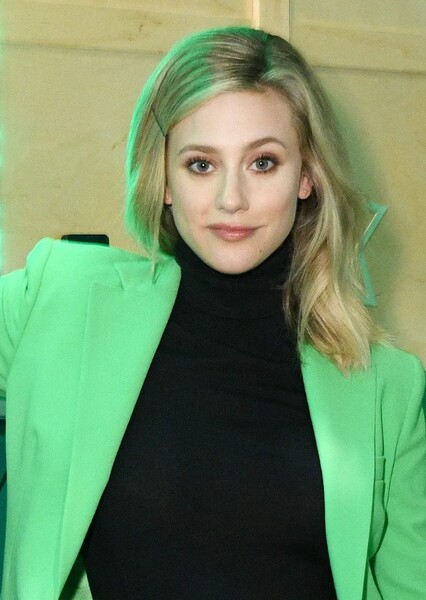 Lili Reinhart photo