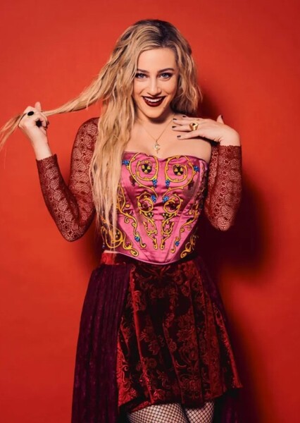 Lili Reinhart photo