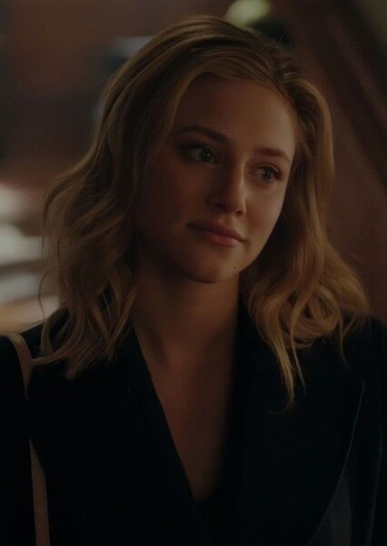 Lili Reinhart
