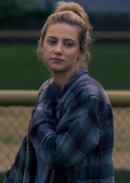 Lili Reinhart photo