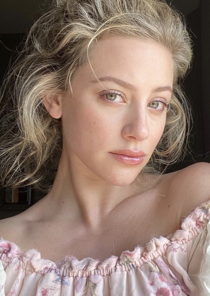 Lili Reinhart