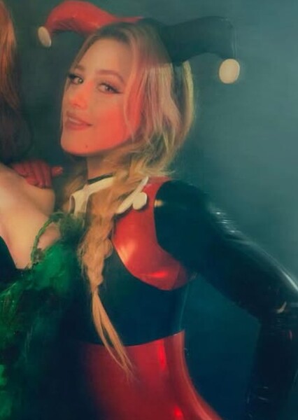 Lili Reinhart photo