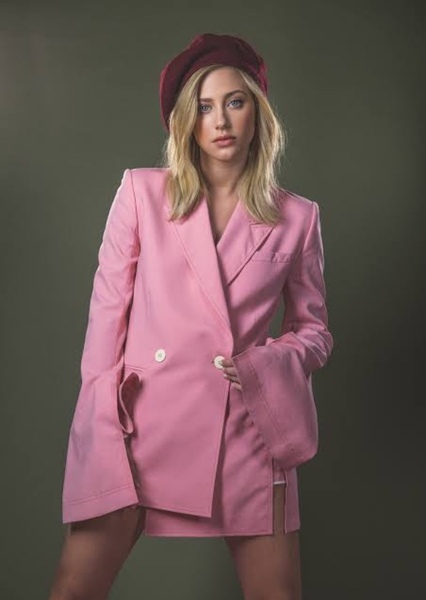 Lili Reinhart