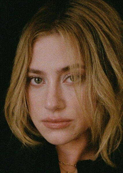 Lili Reinhart photo