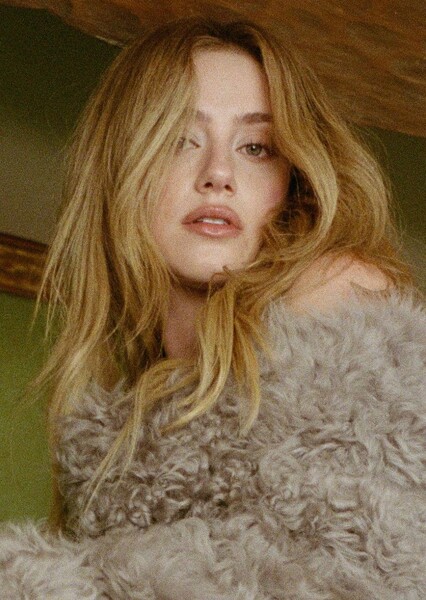 Lili Reinhart