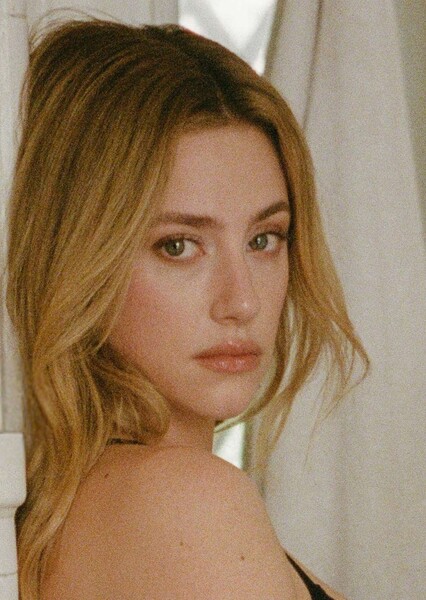 Lili Reinhart