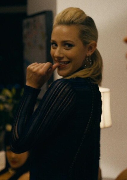 Lili Reinhart photo