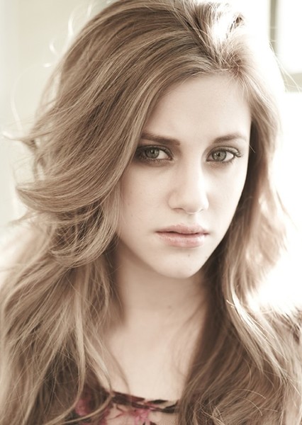 Lili Reinhart photo