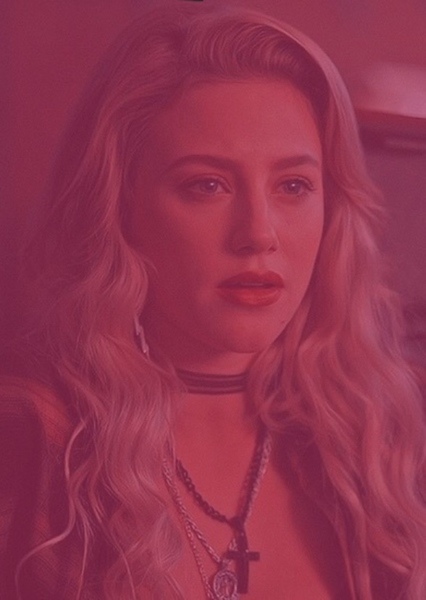 Lili Reinhart photo