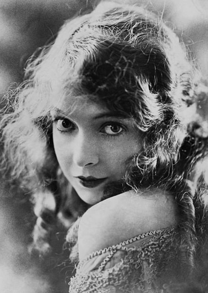 Lillian Gish photo