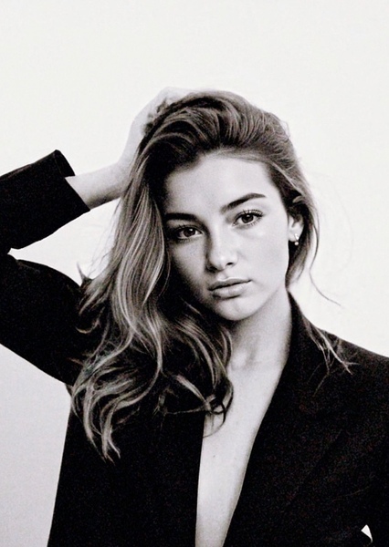 Lilly Aspell photo