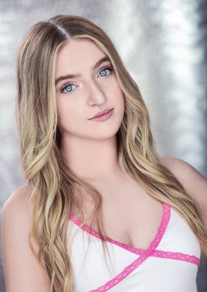 Lilly Bartlam photo