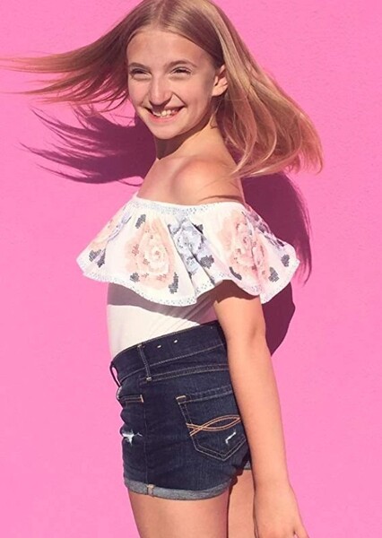 Lilly Bartlam photo