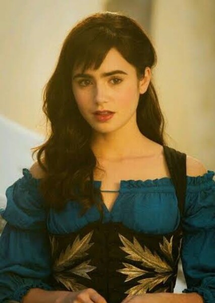 Lilly Collins photo