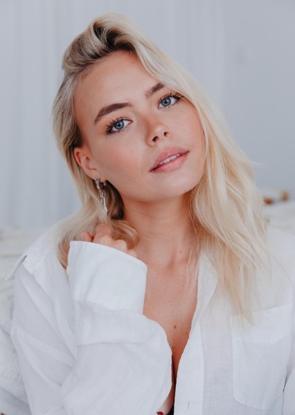 Lilly Van Der Meer photo