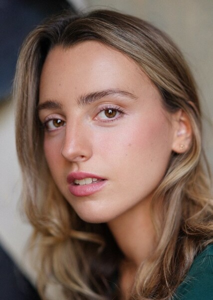 Lily Barrett photo