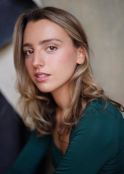 Lily Barrett photo