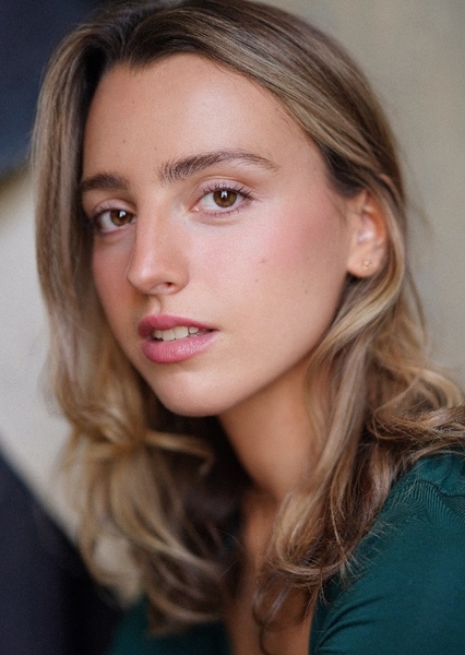 Lily Barrett photo