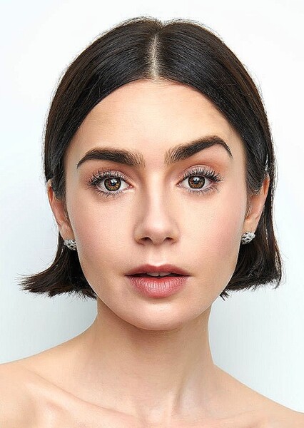 Lily Collins photo