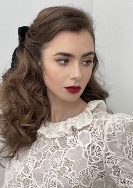 Lily Collins